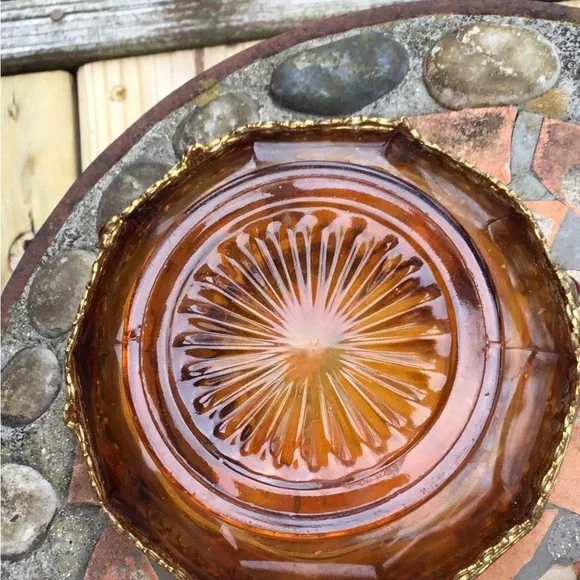 Antique Victorian ornate amber glass vanity jar - Picture 14 of 14